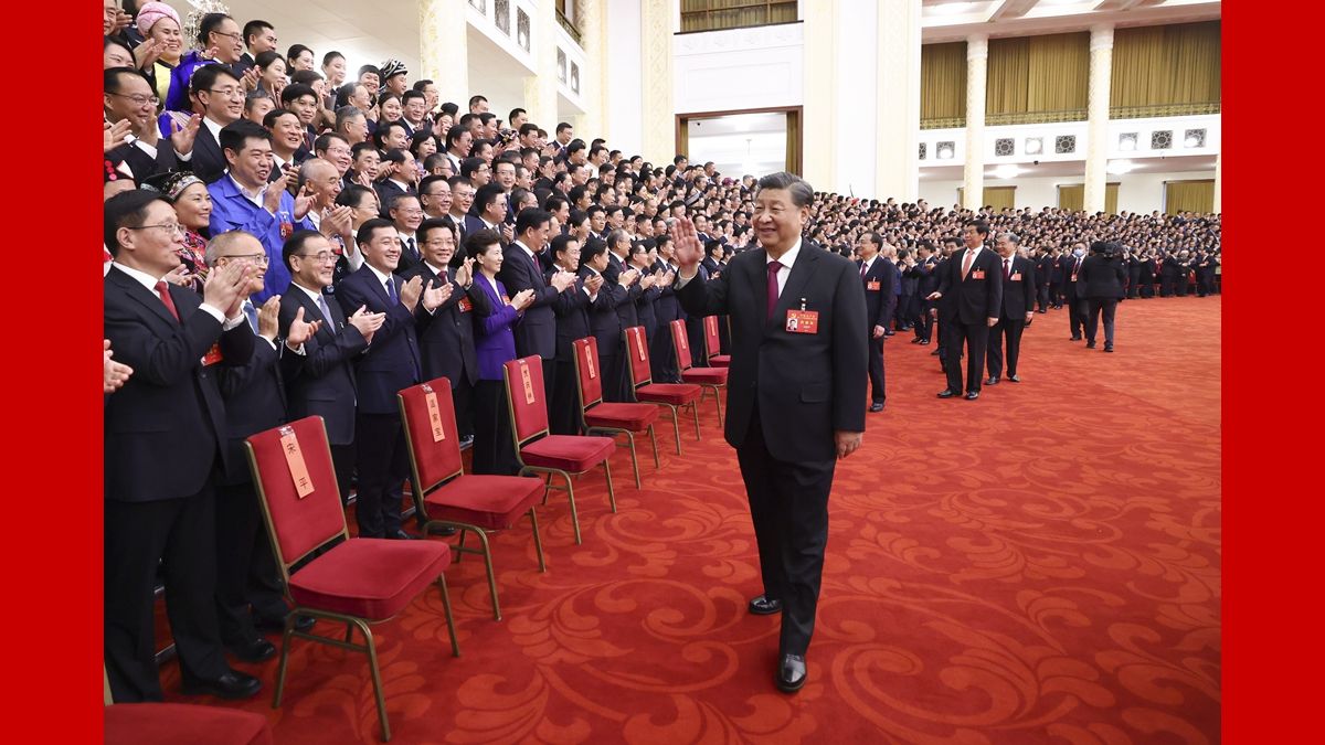 习近平等辅导同道亲切会见出席党的二十大代表、特邀代表和列席人员